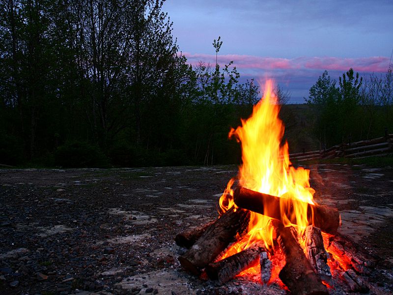 farmhouse in karjat with camp fire